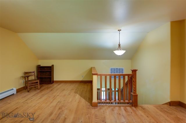 1986 E River Road, Livingston, MT 59047