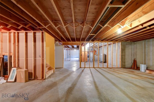 1986 E River Road, Livingston, MT 59047