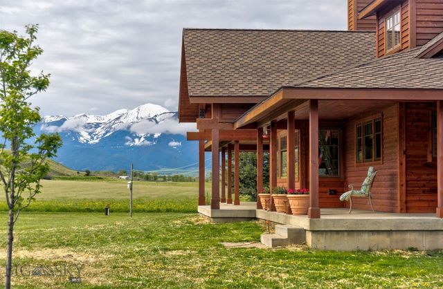 1986 E River Road, Livingston, MT 59047