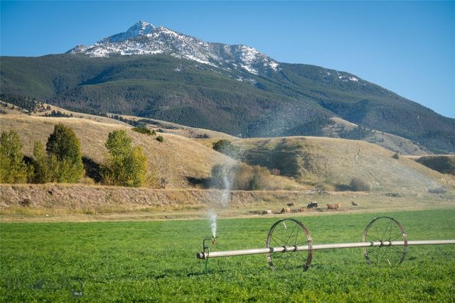 1986 E River Road, Livingston, MT 59047