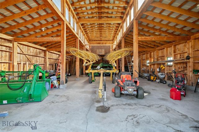 1986 E River Road, Livingston, MT 59047