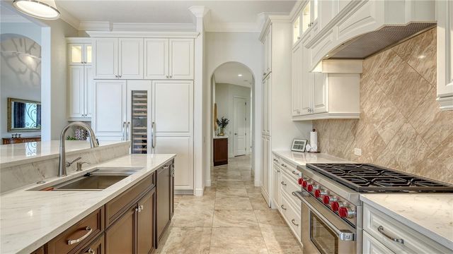 4127 FOUNDERS CLUB DRIVE, Sarasota, FL 34240