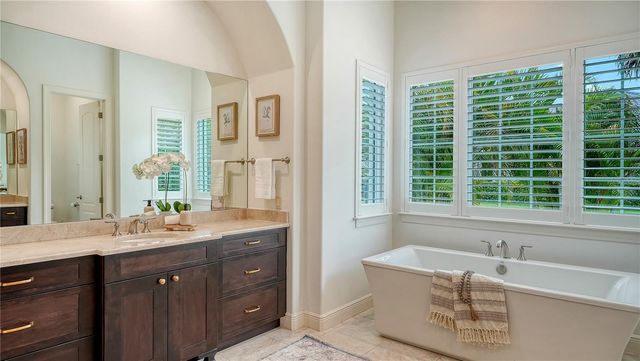 4127 FOUNDERS CLUB DRIVE, Sarasota, FL 34240