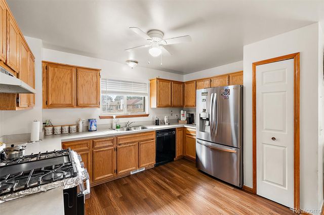 11100 E 14 Mile Road, Warren, MI 48093