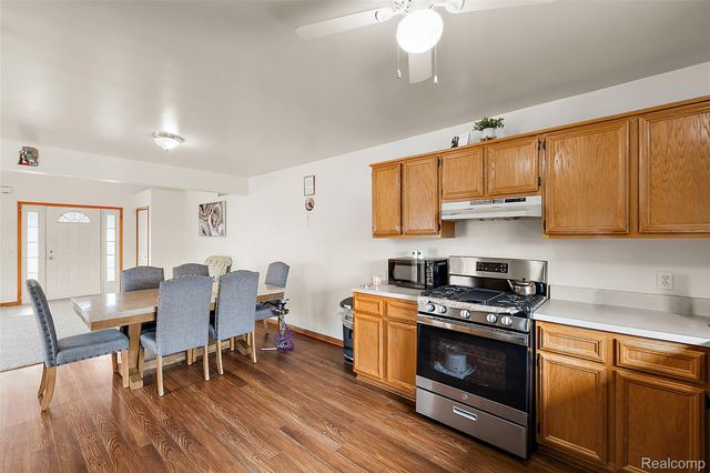 11100 E 14 Mile Road, Warren, MI 48093