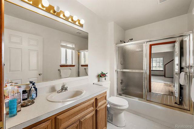 11100 E 14 Mile Road, Warren, MI 48093