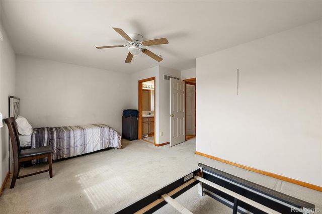 11100 E 14 Mile Road, Warren, MI 48093