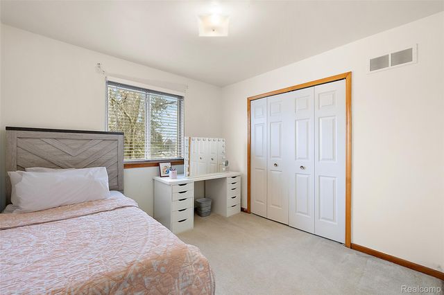 11100 E 14 Mile Road, Warren, MI 48093