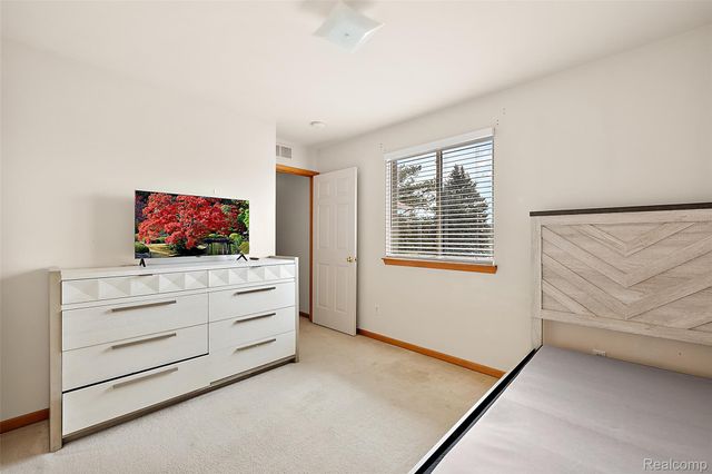 11100 E 14 Mile Road, Warren, MI 48093