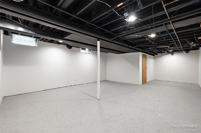 11100 E 14 Mile Road, Warren, MI 48093