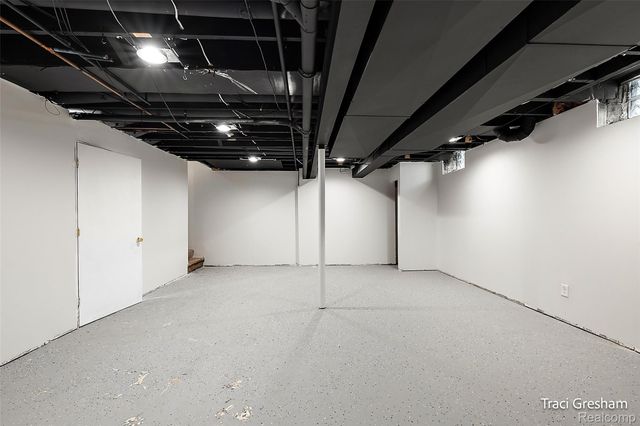 11100 E 14 Mile Road, Warren, MI 48093