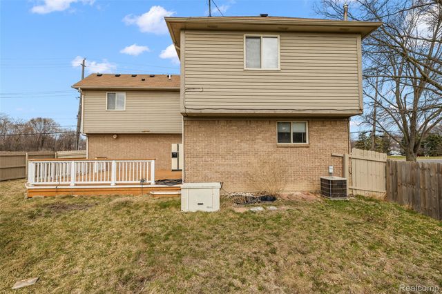 11100 E 14 Mile Road, Warren, MI 48093