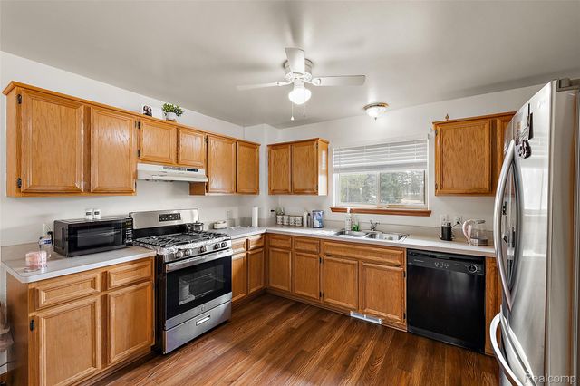 11100 E 14 Mile Road, Warren, MI 48093