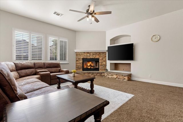 1918 Heidi Way, Yuba City, CA 95993