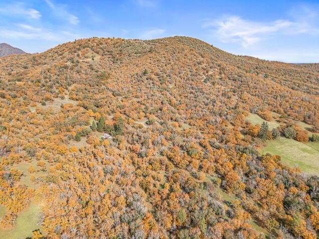 11926 Blackwell Road, Central Point, OR 97502