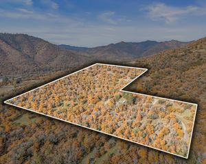 11926 Blackwell Road, Central Point, OR 97502