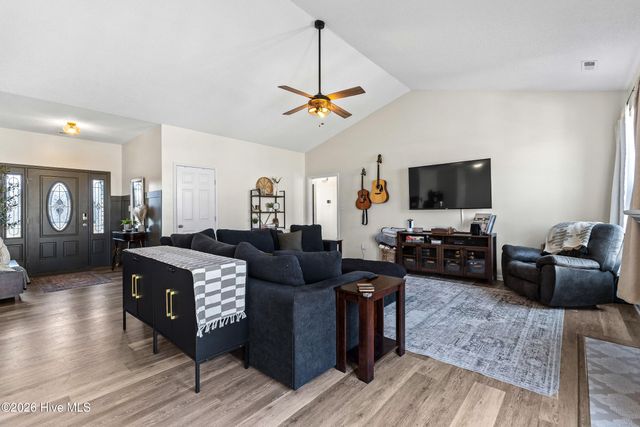 107 Waverly Way, Jacksonville, NC 28540