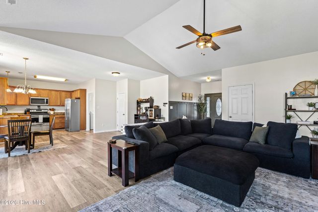 107 Waverly Way, Jacksonville, NC 28540