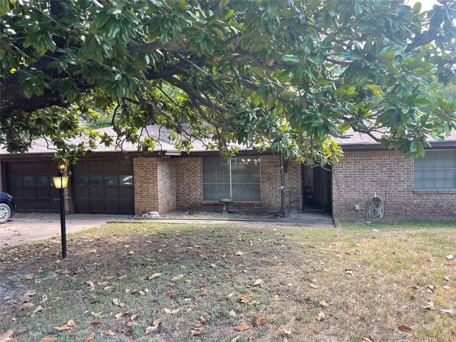 205 S Allen Street, Boyd, TX 76023