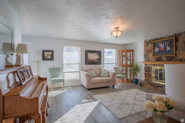 1579 E 8730 S, Sandy, UT 84093