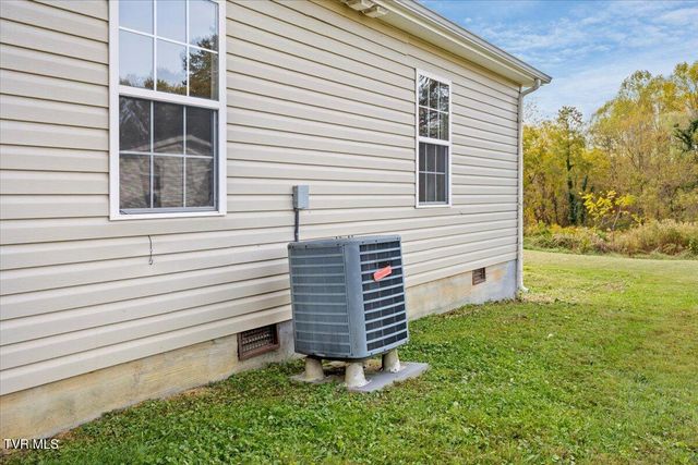 3228 Mayfield Drive, Johnson City, TN 37604