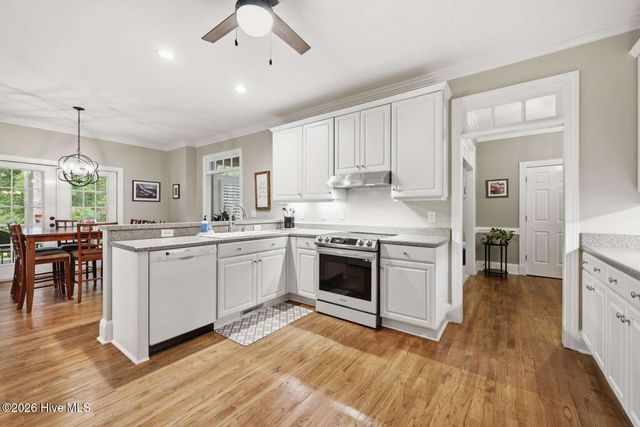 279 Beech Cove Drive, Grimesland, NC 27837