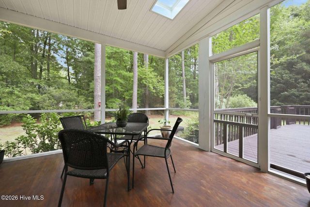 279 Beech Cove Drive, Grimesland, NC 27837