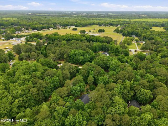 279 Beech Cove Drive, Grimesland, NC 27837