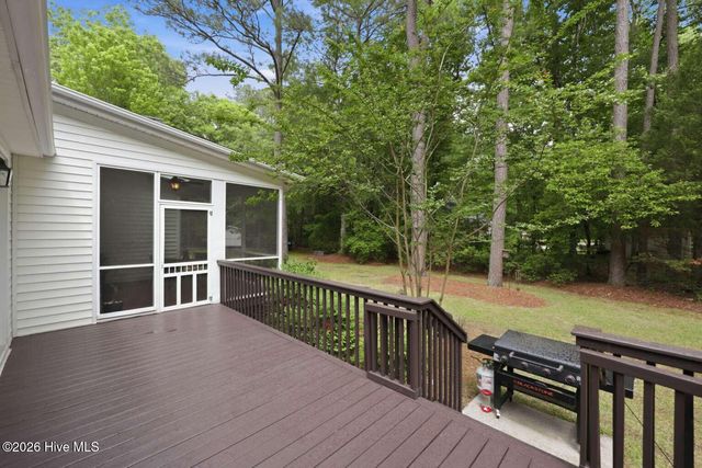 279 Beech Cove Drive, Grimesland, NC 27837
