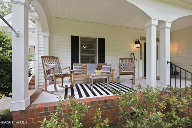 279 Beech Cove Drive, Grimesland, NC 27837