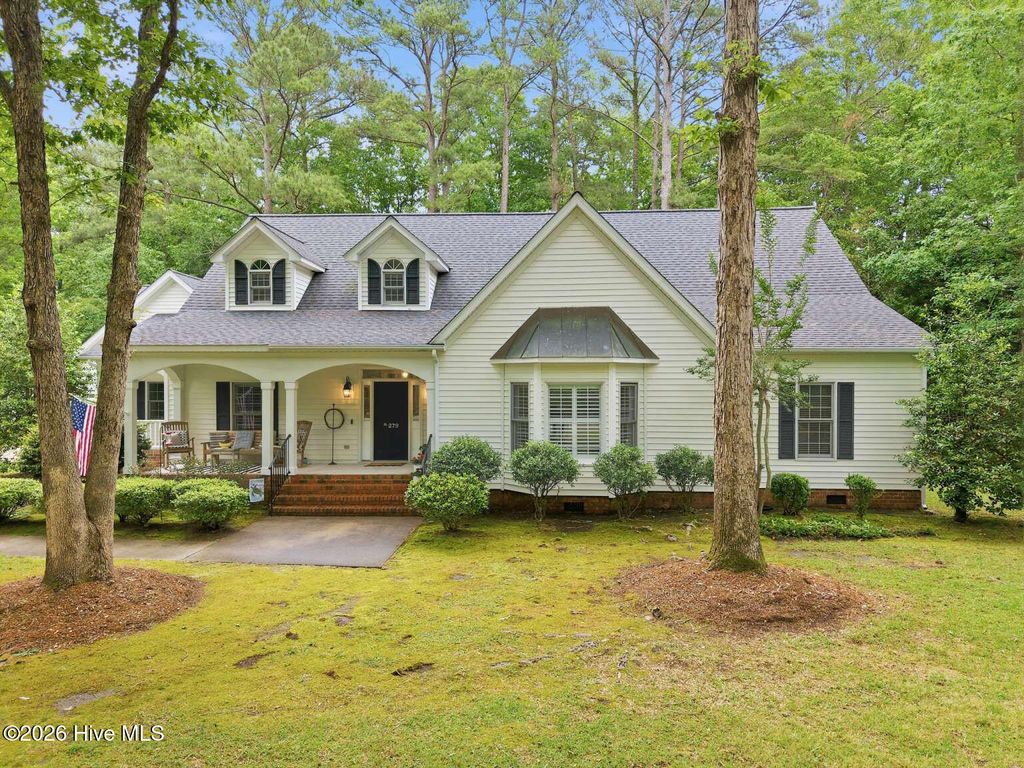 279 Beech Cove Drive, Grimesland, NC 27837