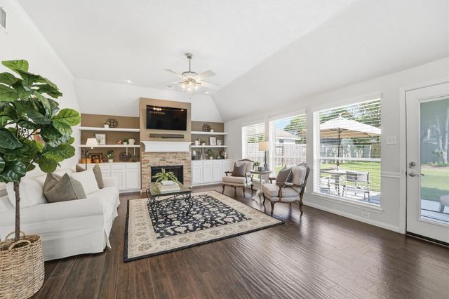 2605 Hampton Springs Drive, Seabrook, TX 77586