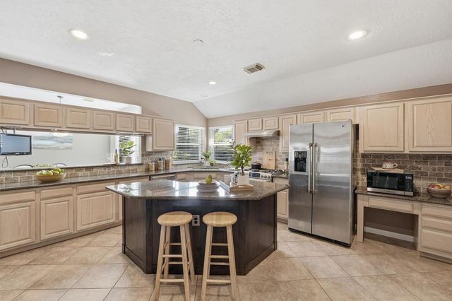 2605 Hampton Springs Drive, Seabrook, TX 77586