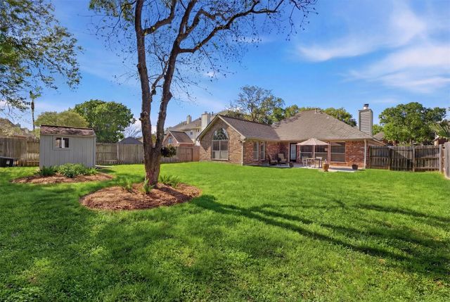 2605 Hampton Springs Drive, Seabrook, TX 77586