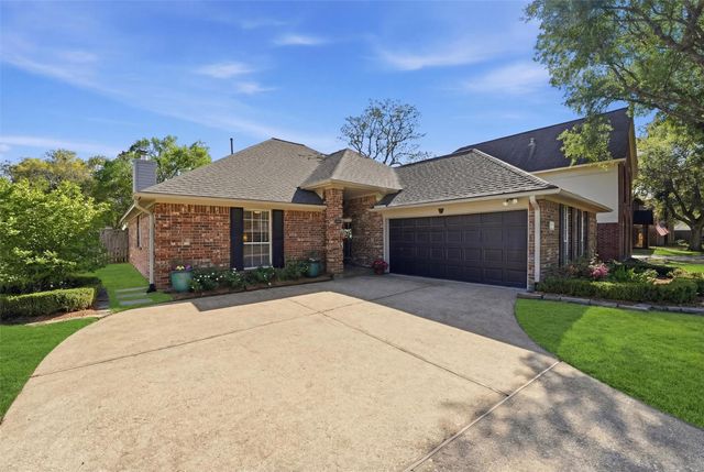 2605 Hampton Springs Drive, Seabrook, TX 77586