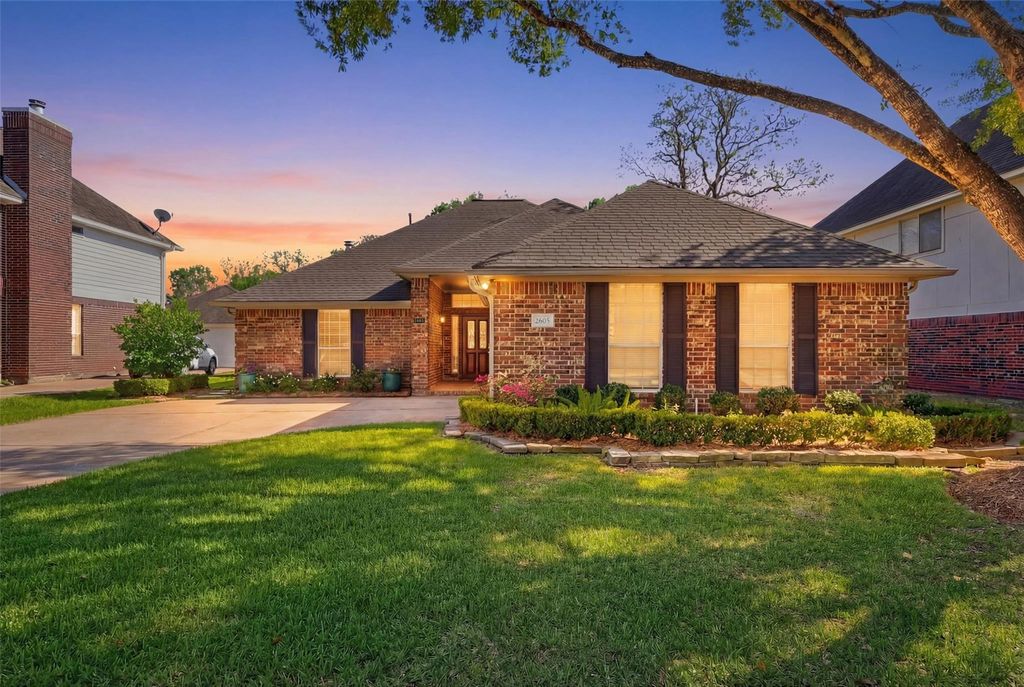 2605 Hampton Springs Drive, Seabrook, TX 77586
