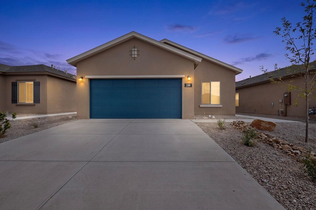 280 Prism Avenue SW, Rio Rancho, NM 87124