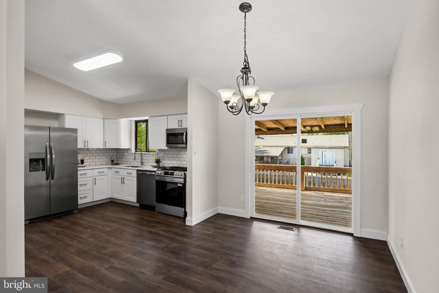 841 CHESTNUT AVE, Deptford, NJ 08096