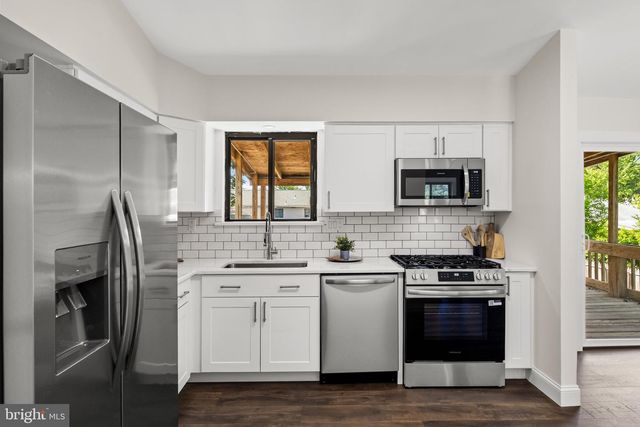 841 CHESTNUT AVE, Deptford, NJ 08096