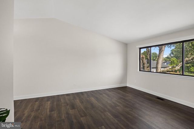 841 CHESTNUT AVE, Deptford, NJ 08096