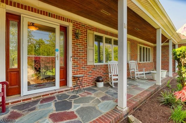 14 Taylor Dr, New Brunswick City, NJ 08901
