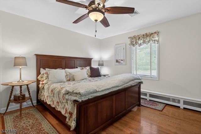 14 Taylor Dr, New Brunswick City, NJ 08901