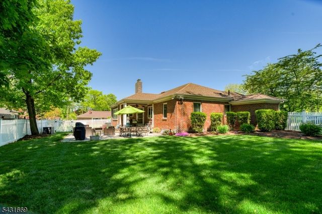 14 Taylor Dr, New Brunswick City, NJ 08901