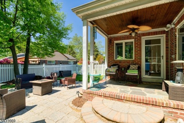 14 Taylor Dr, New Brunswick City, NJ 08901