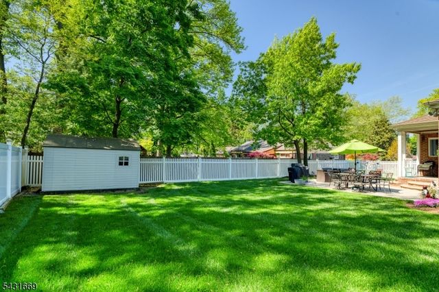 14 Taylor Dr, New Brunswick City, NJ 08901