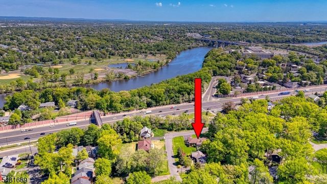 14 Taylor Dr, New Brunswick City, NJ 08901
