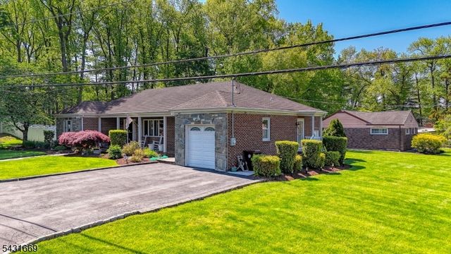 14 Taylor Dr, New Brunswick City, NJ 08901