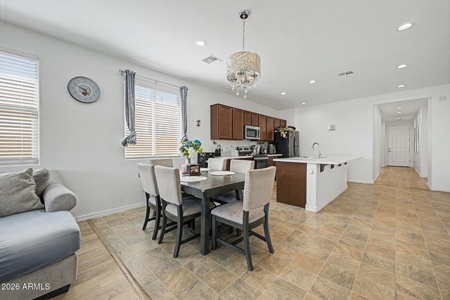 7521 W SUPERIOR Avenue, Phoenix, AZ 85043