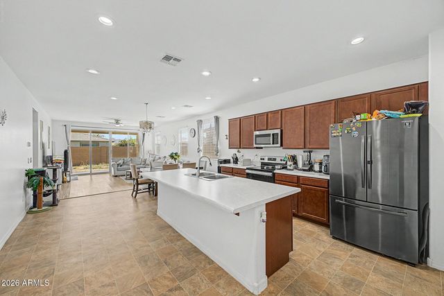 7521 W SUPERIOR Avenue, Phoenix, AZ 85043