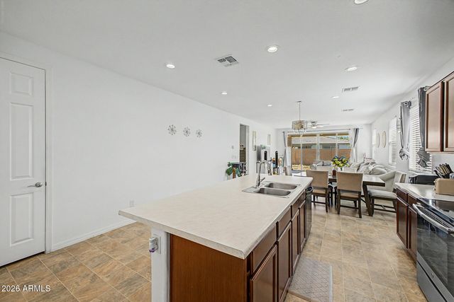 7521 W SUPERIOR Avenue, Phoenix, AZ 85043